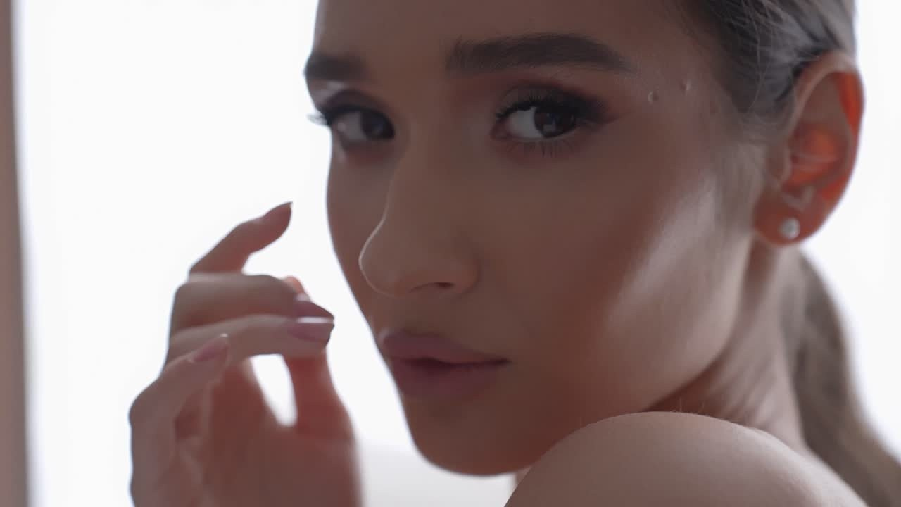 Имиджевые видео ролики и fashion съёмка. Свадебный видеограф в Москве Максим Лобач-Граубергер