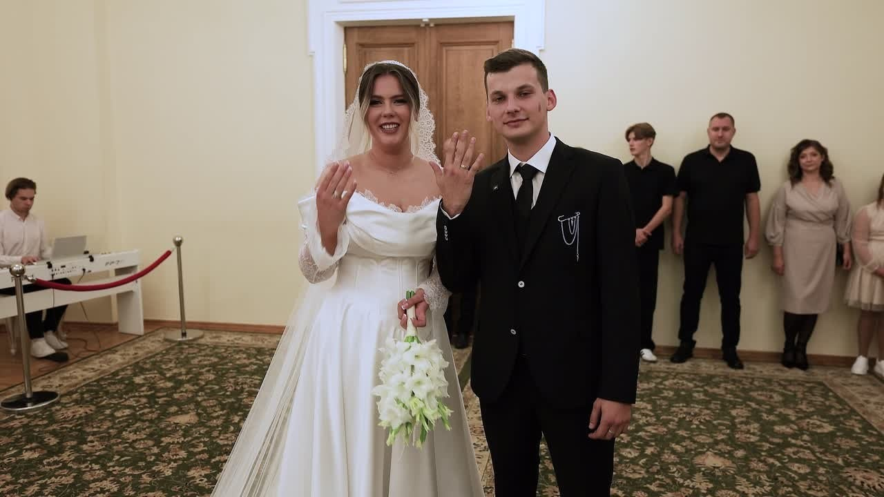 Здесь представленны видео с Загсов. Свадебный видеограф AlexFilms в Воронеже и по всей России