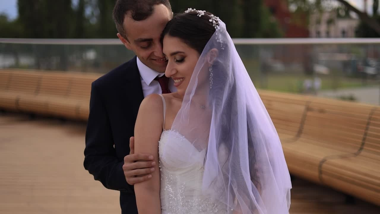 Свадебная видеосьемка молодоженов. Свадебный видеограф AlexFilms в Воронеже и по всей России