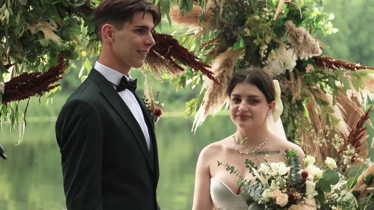 Видеосьемка свадебных выездных церемоний. Свадебный видеограф AlexFilms в Воронеже и по всей России