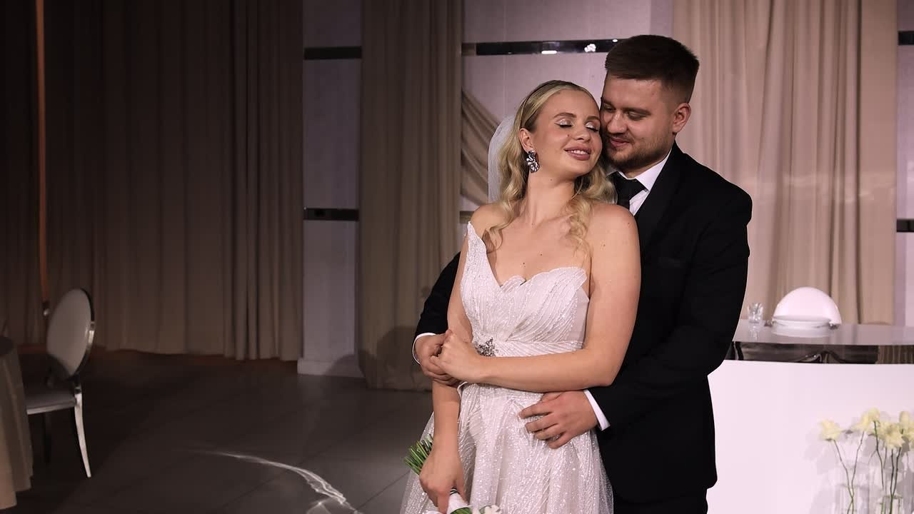 Свадебная видеосьемка молодоженов. Свадебный видеограф AlexFilms в Воронеже и по всей России