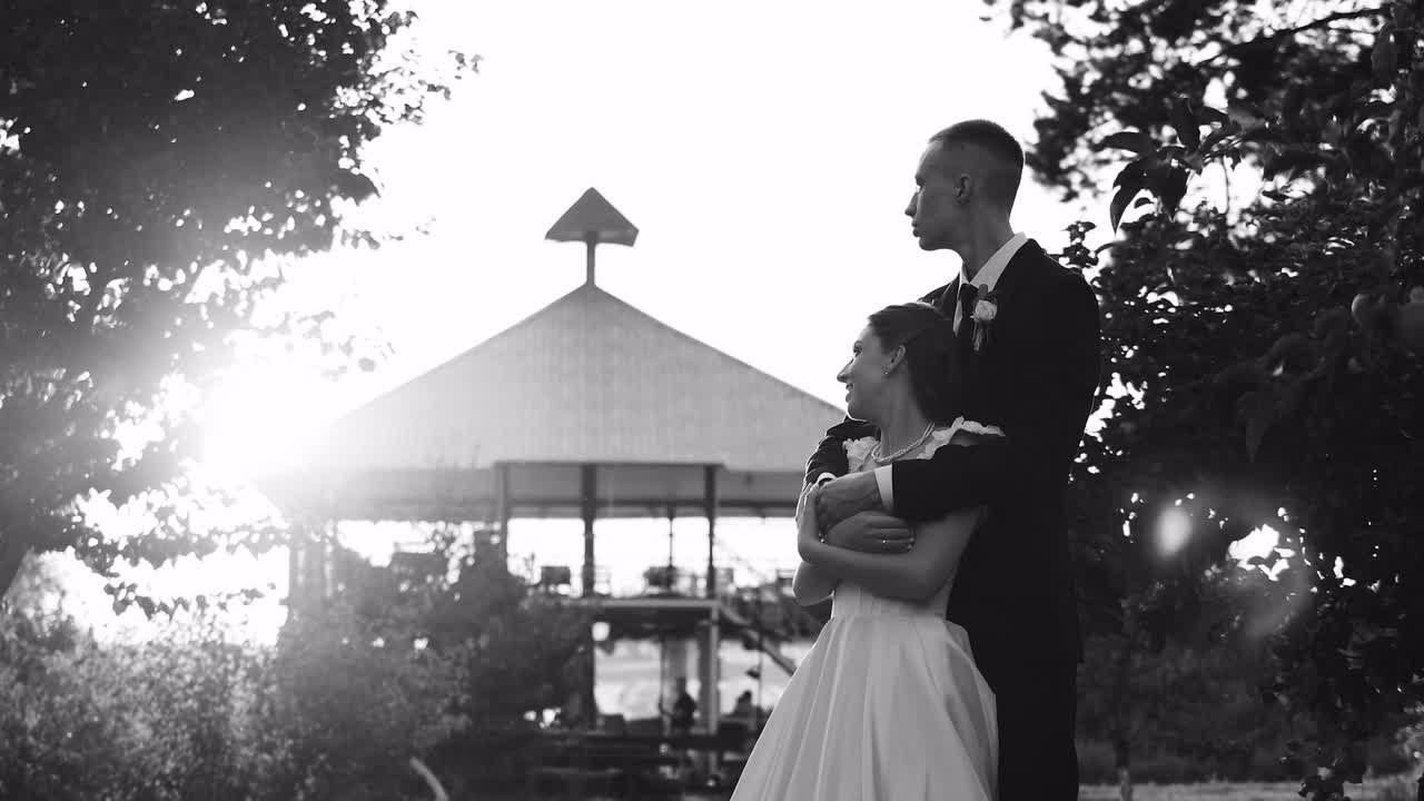 Свадебная видеосьемка молодоженов. Свадебный видеограф AlexFilms в Воронеже и по всей России