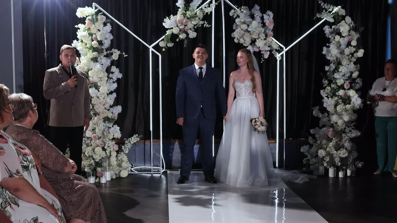 Видеосьемка свадебных выездных церемоний. Свадебный видеограф AlexFilms в Воронеже и по всей России