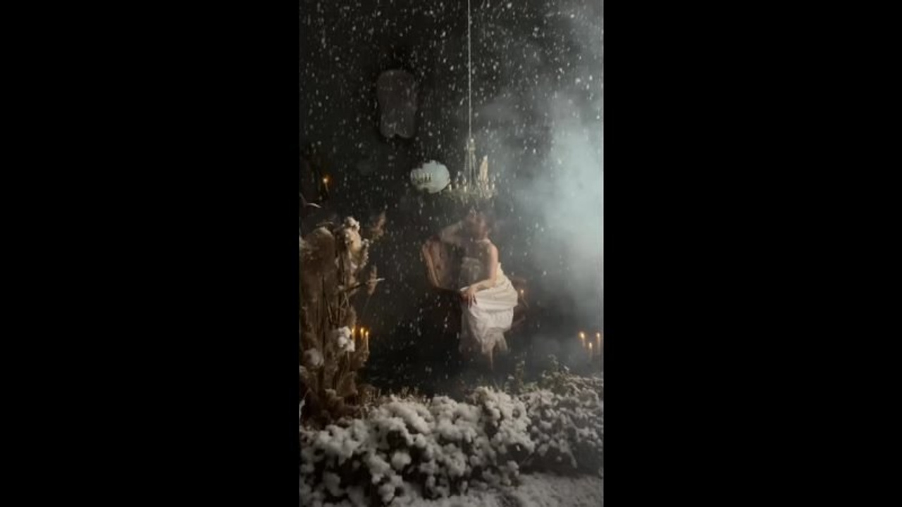 Видео снято в фотостудии «2 этаж»