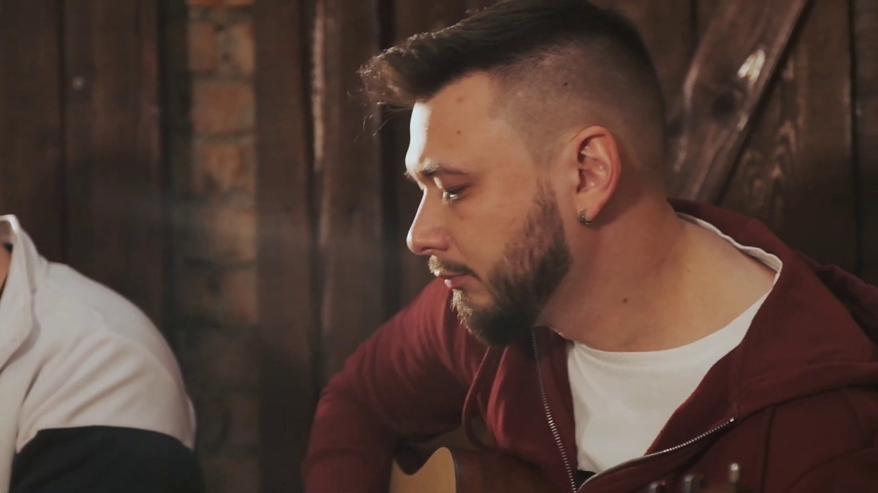 Видео снято в фотостудии «2 этаж»