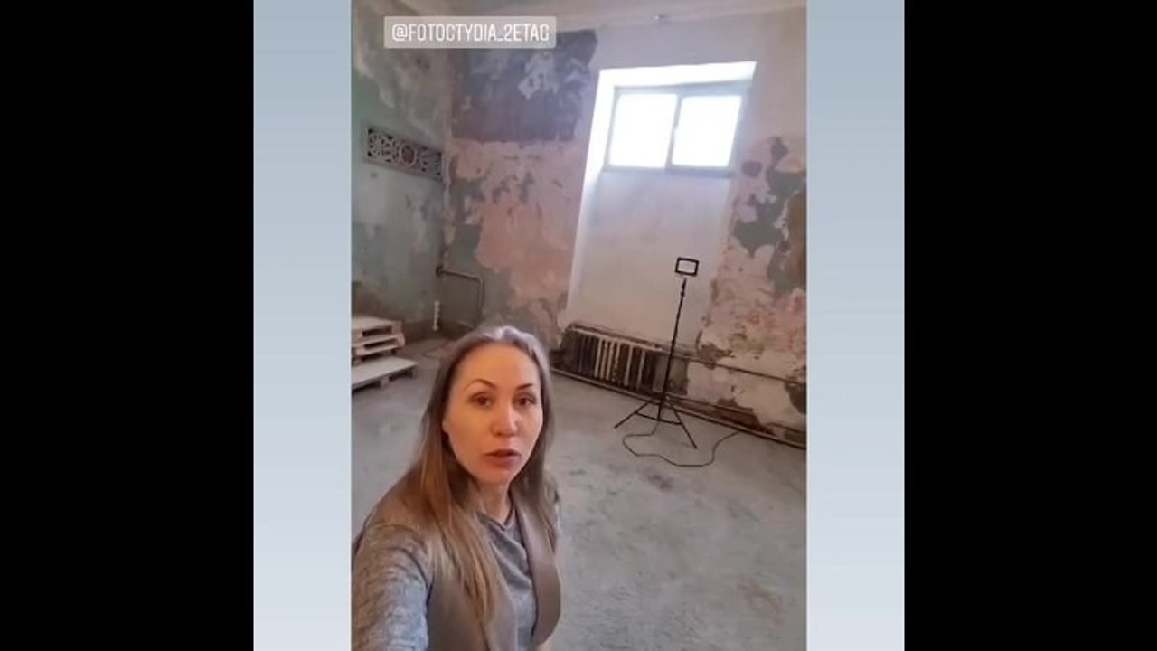 Видео снято в фотостудии «2 этаж»