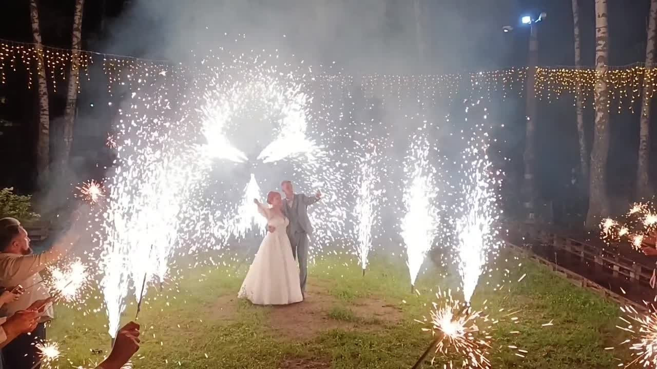 Пиротехнические вертушки. Огненно-пиротехническое шоу, салюты, пиротехника на ваш праздник!