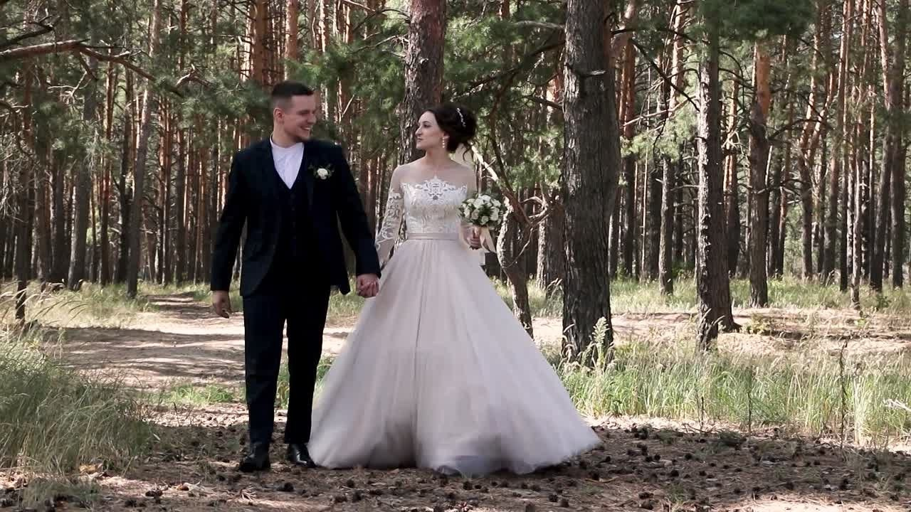 Свадебные клипы. Свадебный видеограф в Саратове Сергей Жуков