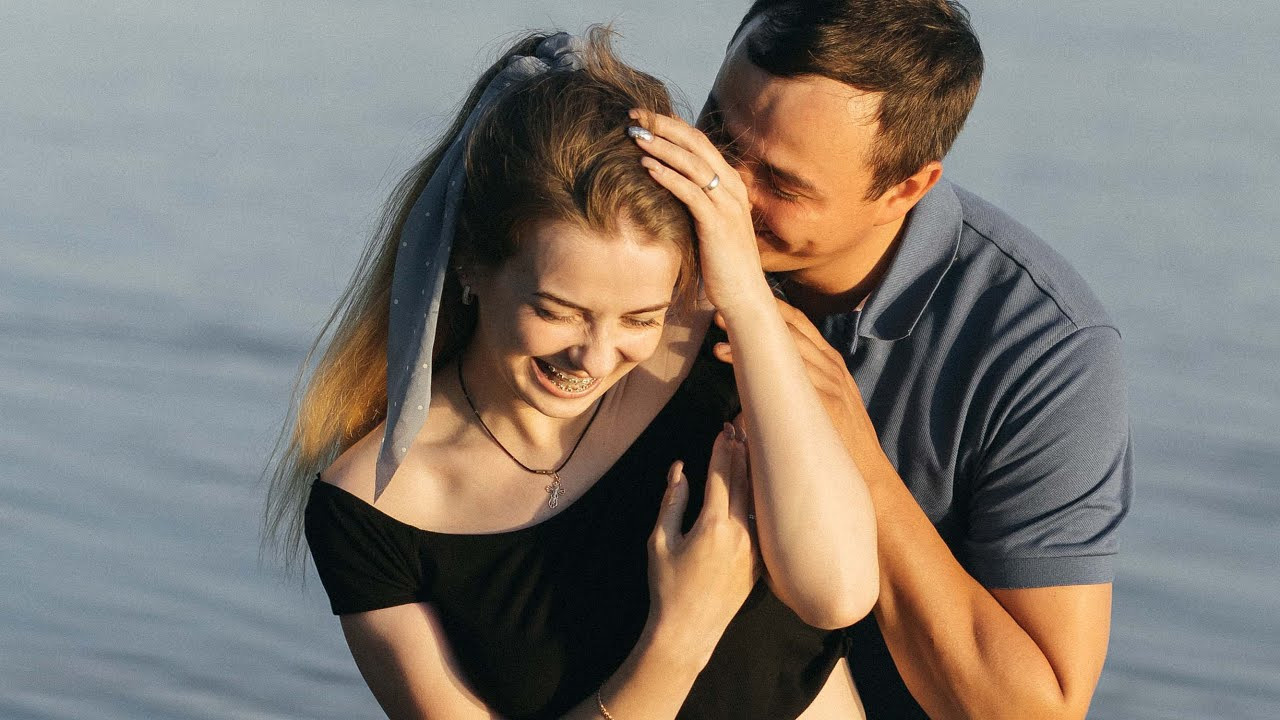 Лавстори на берегу нск. Главная