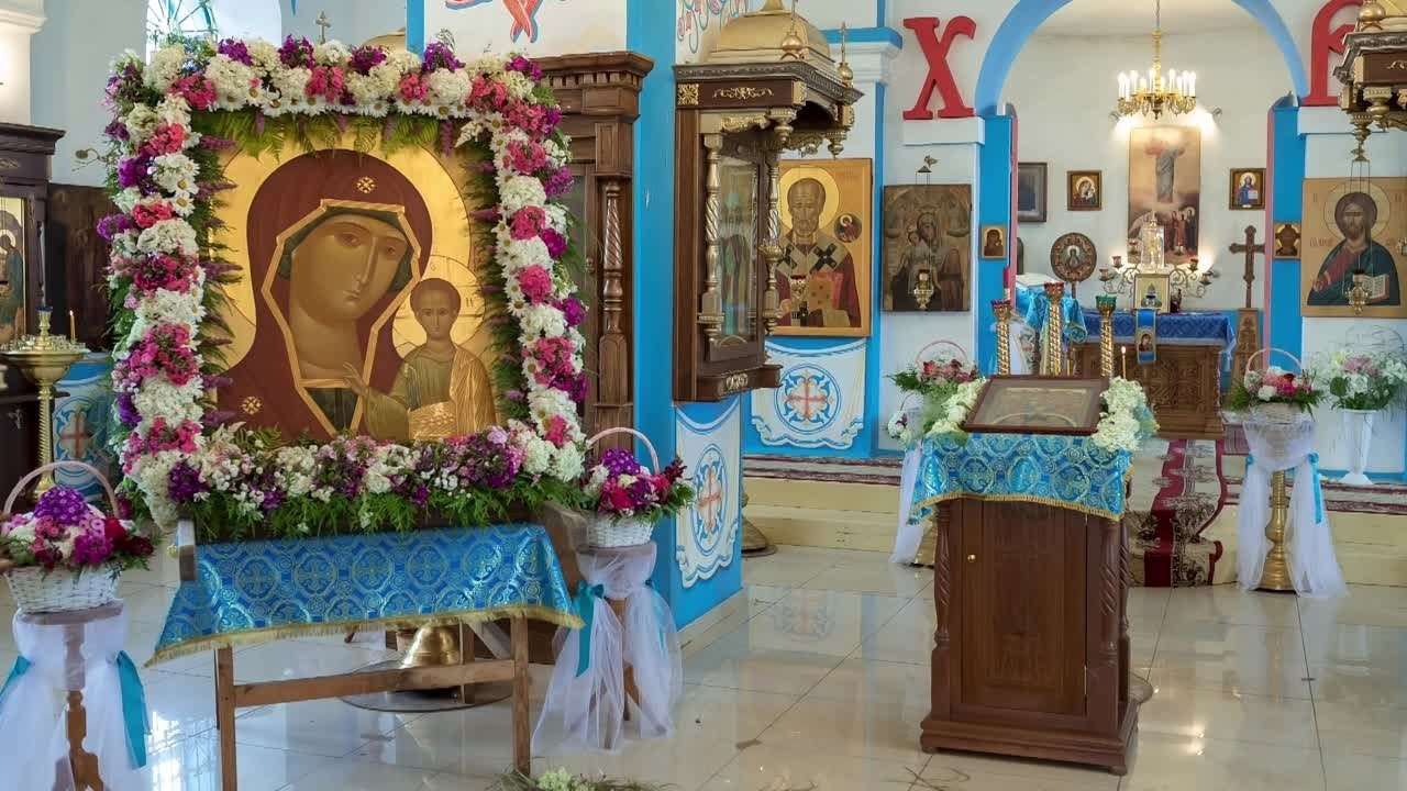 Венчание в Свято-Казанском храме село Гремячее. Церковный фотограф Севастополь