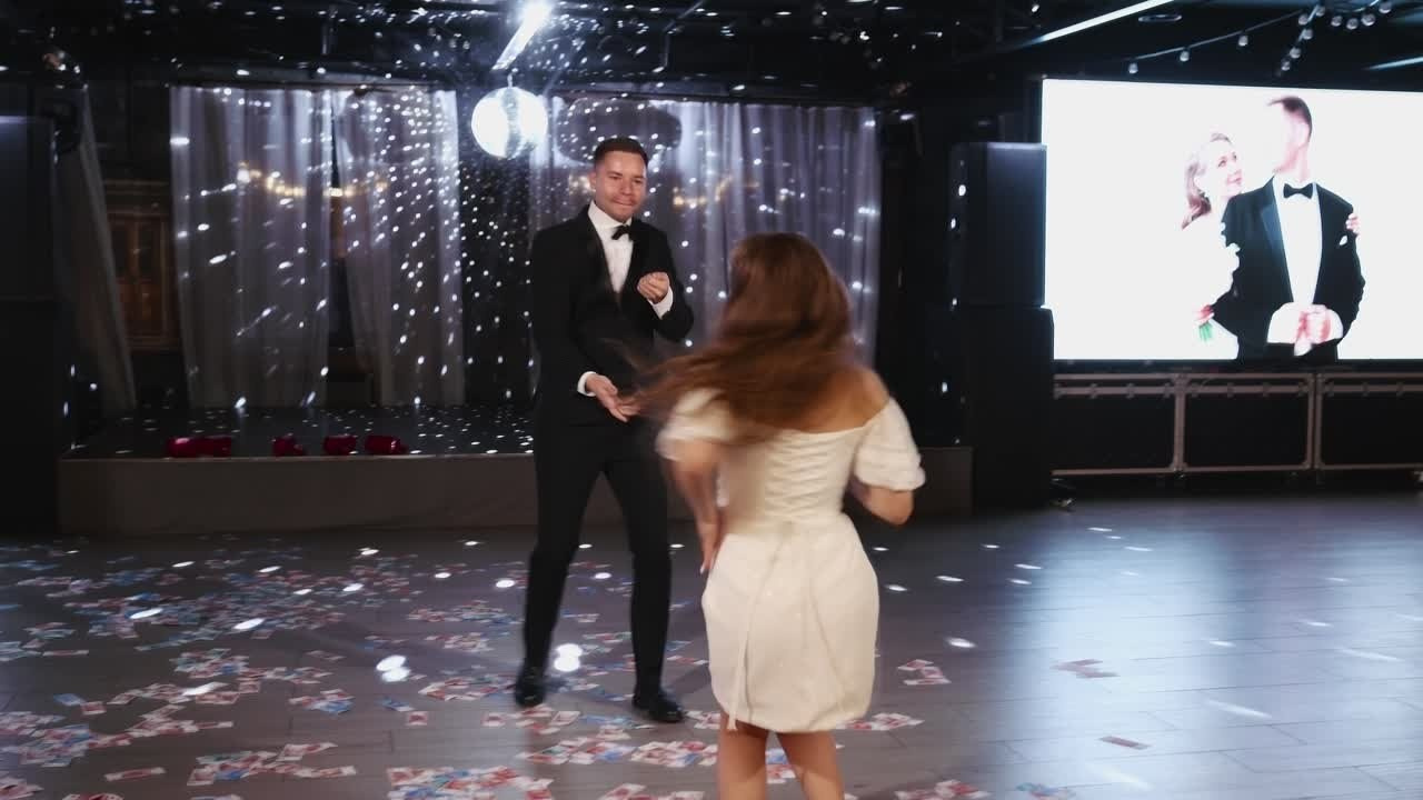 Видео. Профессиональный фотограф в Кирове Антон Суслов