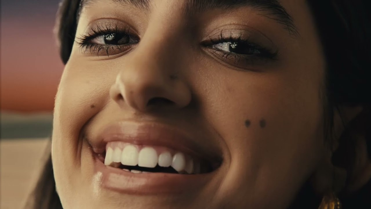 Gold Apple in Quatar Реклама '24. Rischele