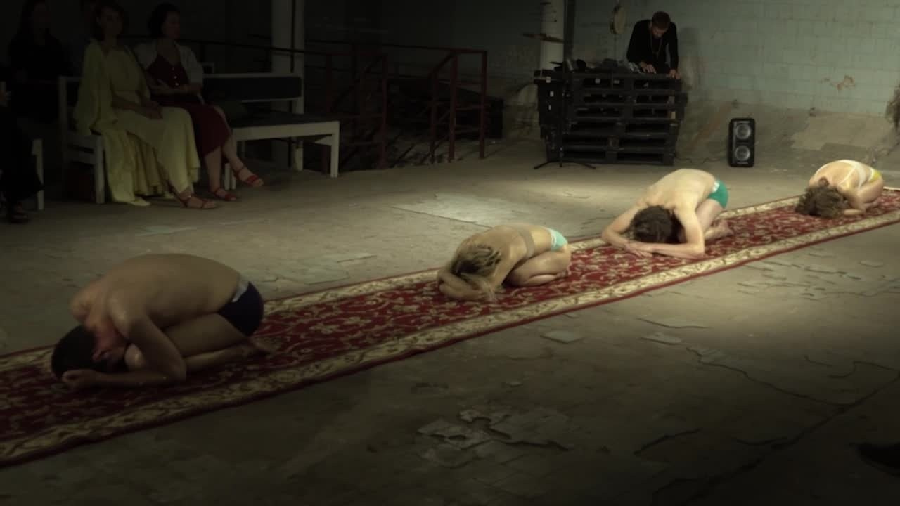 2022 —… видео буто перформансов. Алена Федорченко