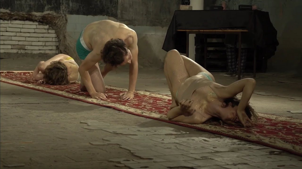 2022 —… видео буто перформансов. Алена Федорченко