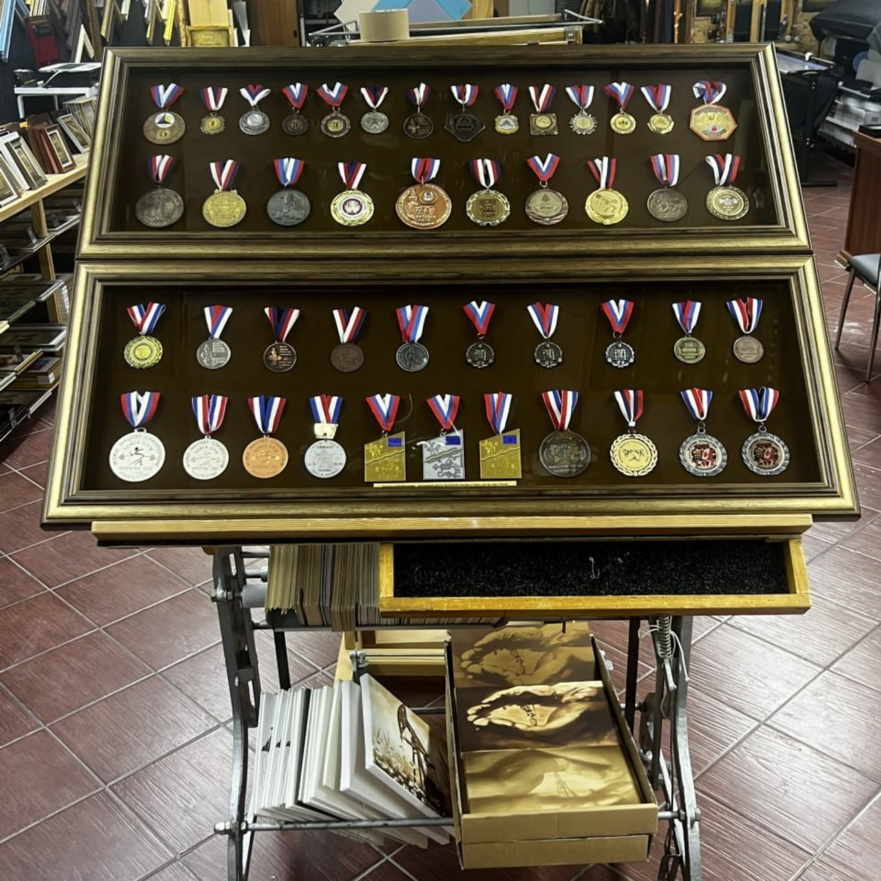 Багетное оформление любых типов работ. ГРАНДФОТО.РФ