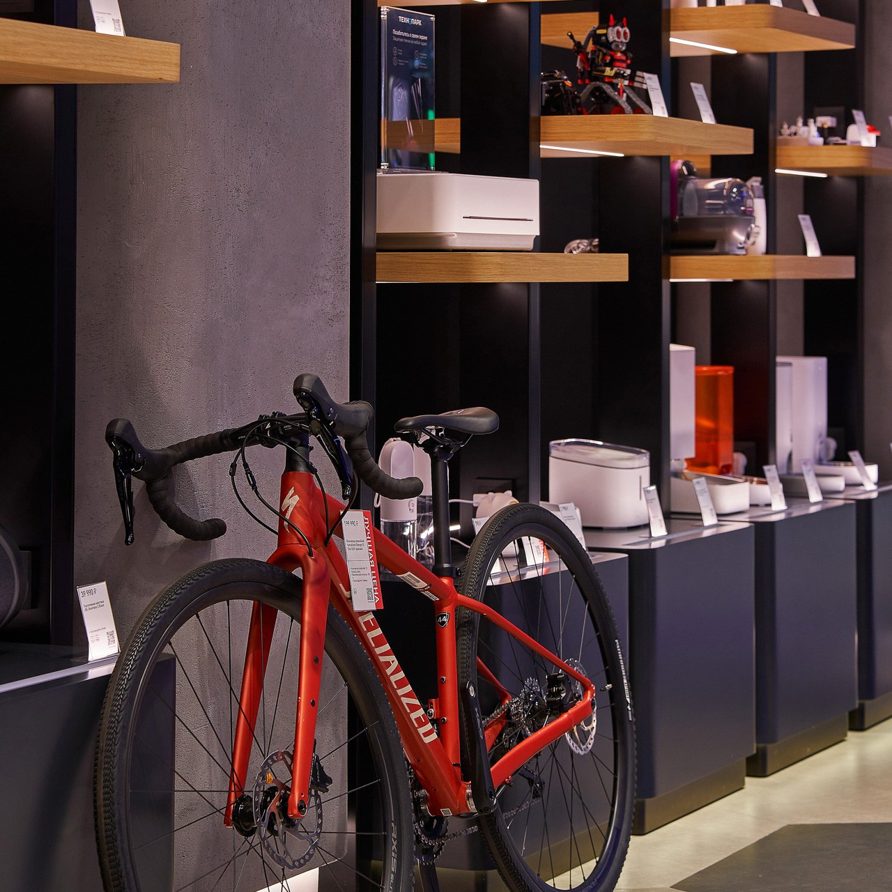 Технопарк. Гипермаркет электроники. Контент-креатор Паша Норицын