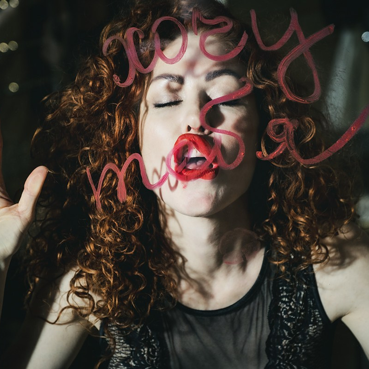 Эротико-драматический фотограф Маруся Скоробогатова