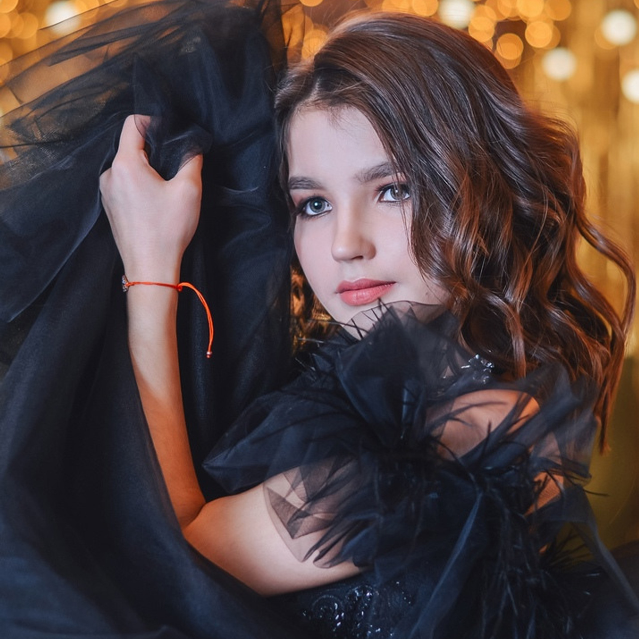 В красивых платьях