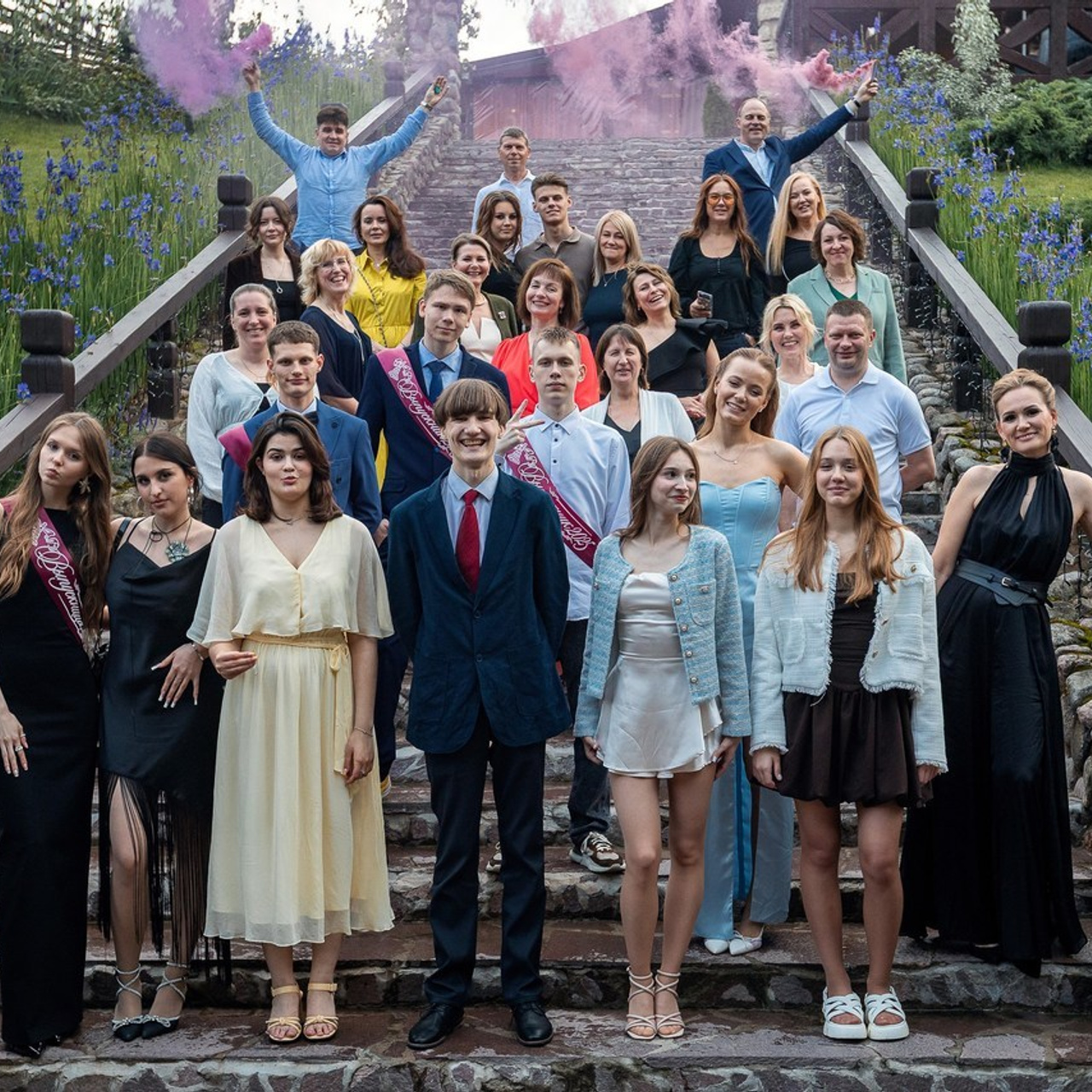 Фотограф Сергей Герасимов отзывы. Выпускные альбомы. Школьный и детский фотограф в Гатчине