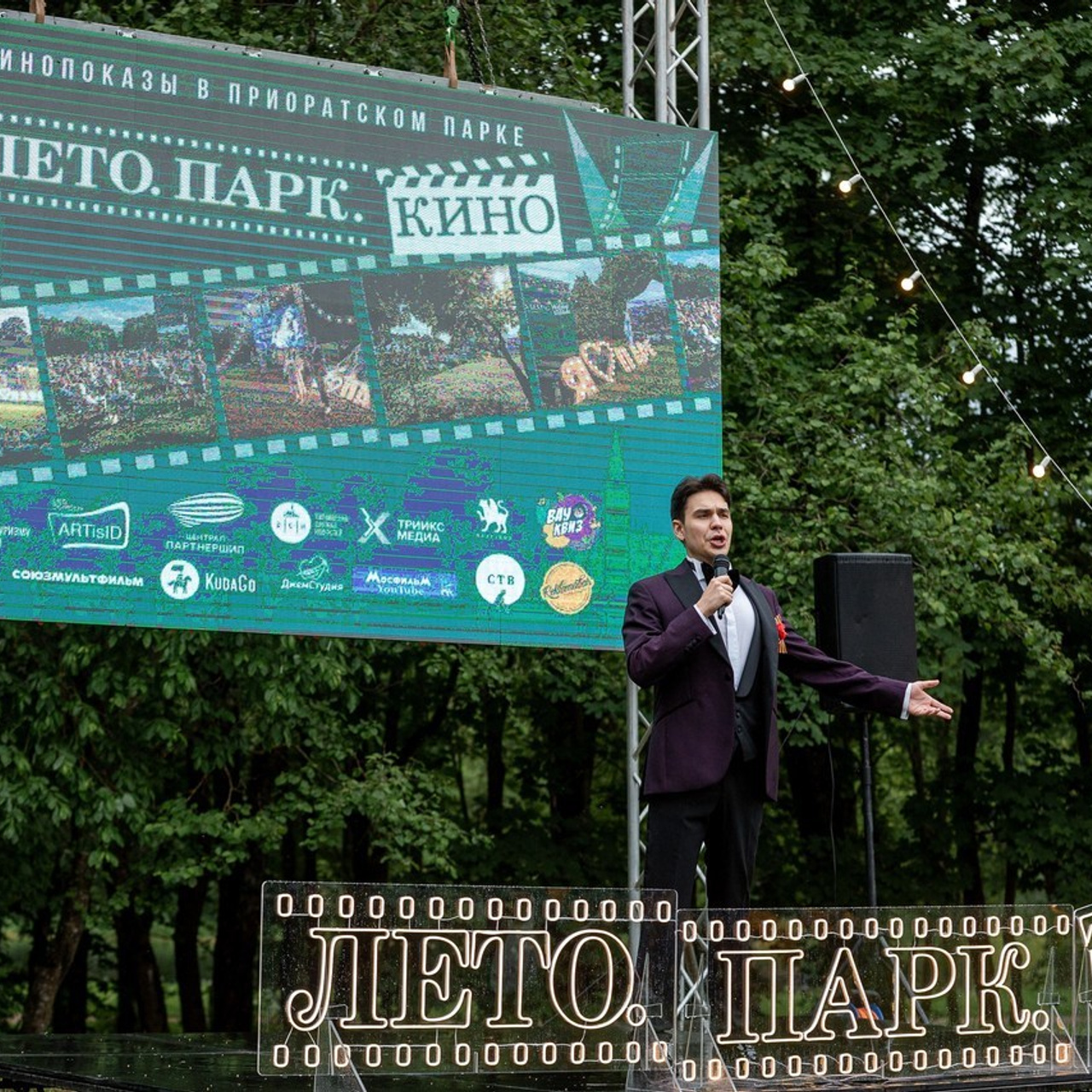 Фотограф Сергей Герасимов отзывы. Выпускные альбомы. Школьный и детский фотограф в Гатчине