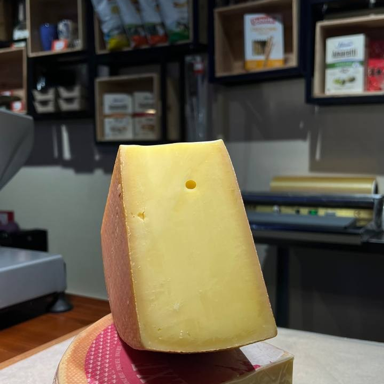 ФРОМАЖЕР (СПЕЦИАЛИСТ ПО&nbsp;ПОДБОРУ СЫРА)