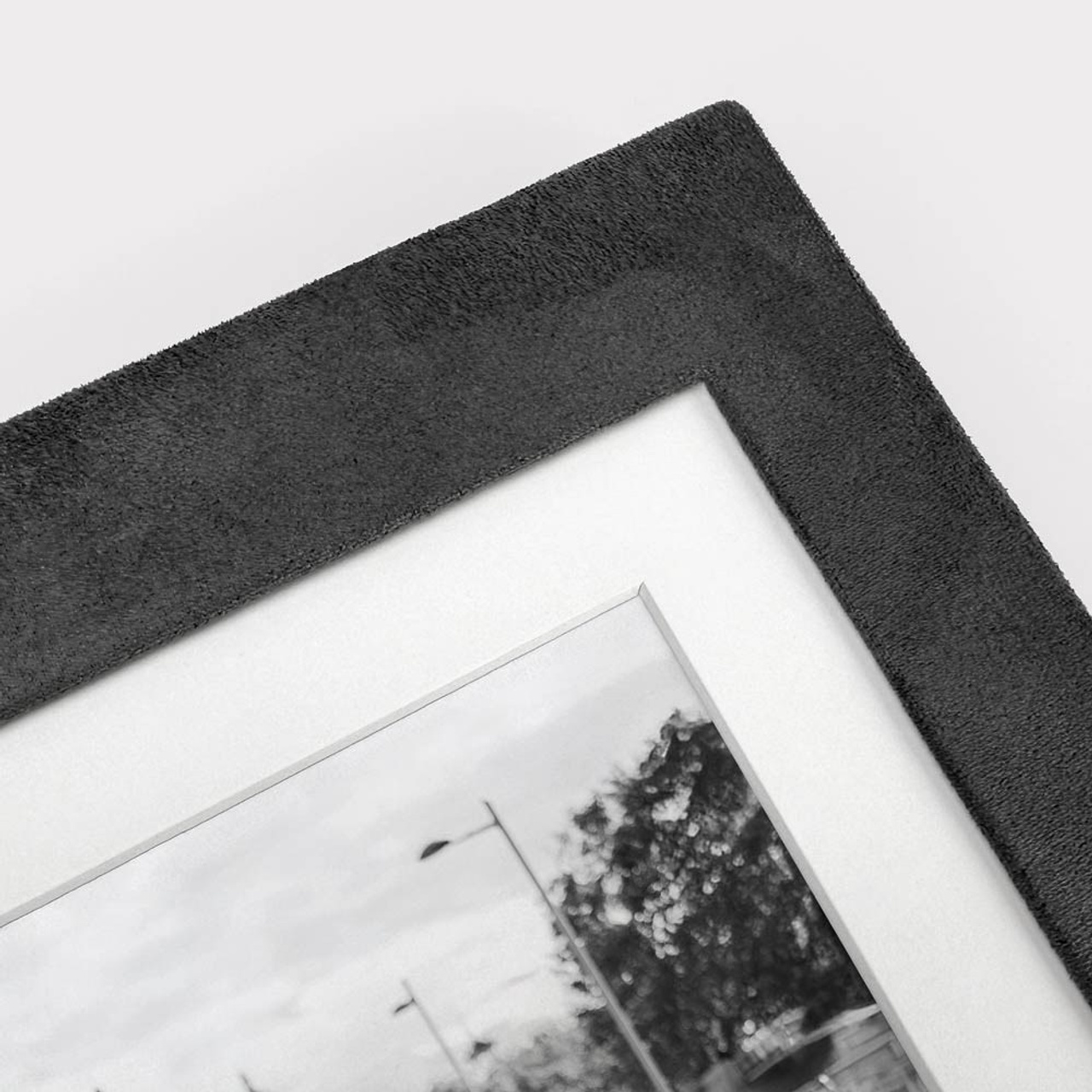 Фотокнига из черной алькантары с паспарту и фотов. Портретный фотограф в Санкт-Петербурге Максим Чуликов