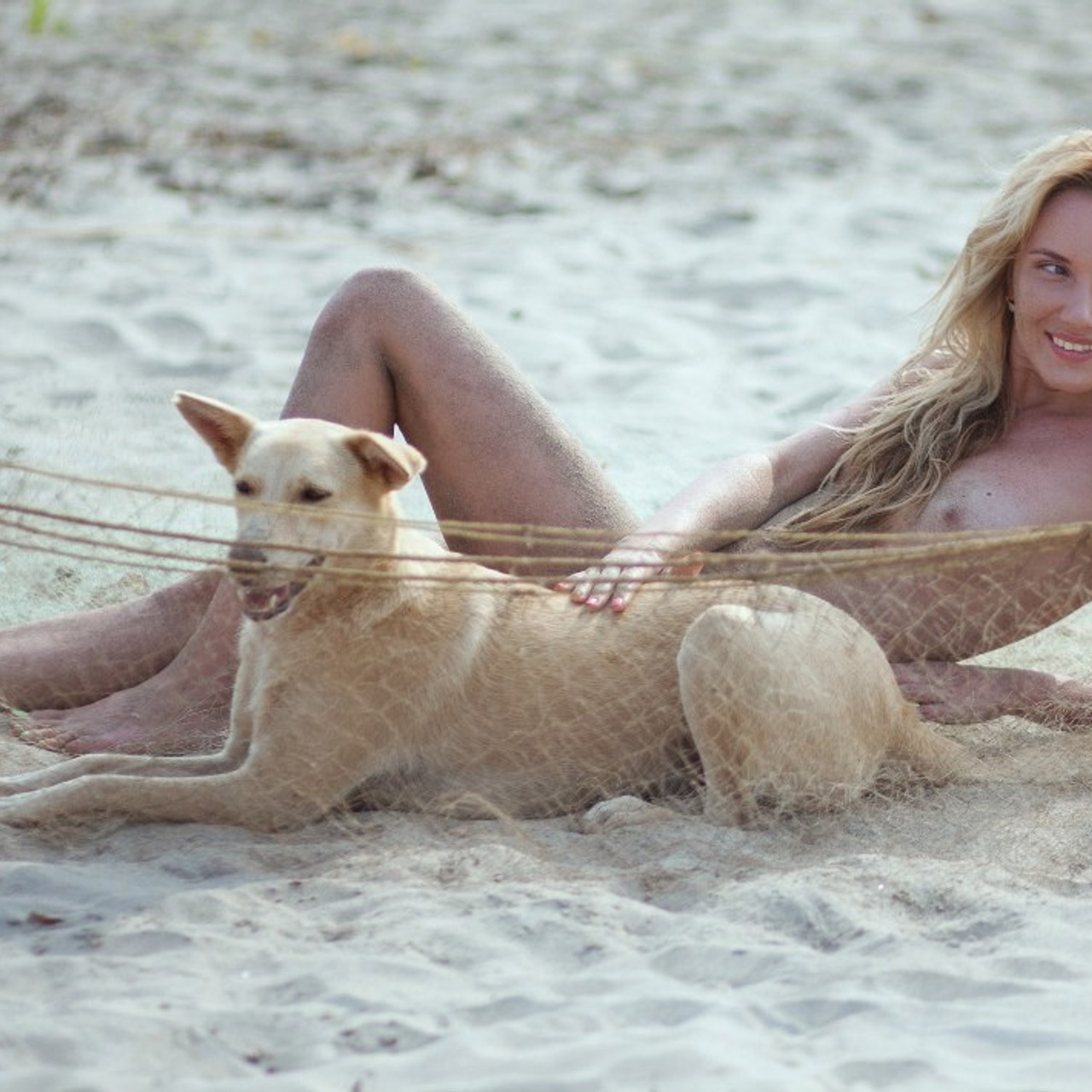 - снимаю на условиях TFP, провожу регулярные арт-ню воркшопы в СПБ  и. Фотограф Облако Александра