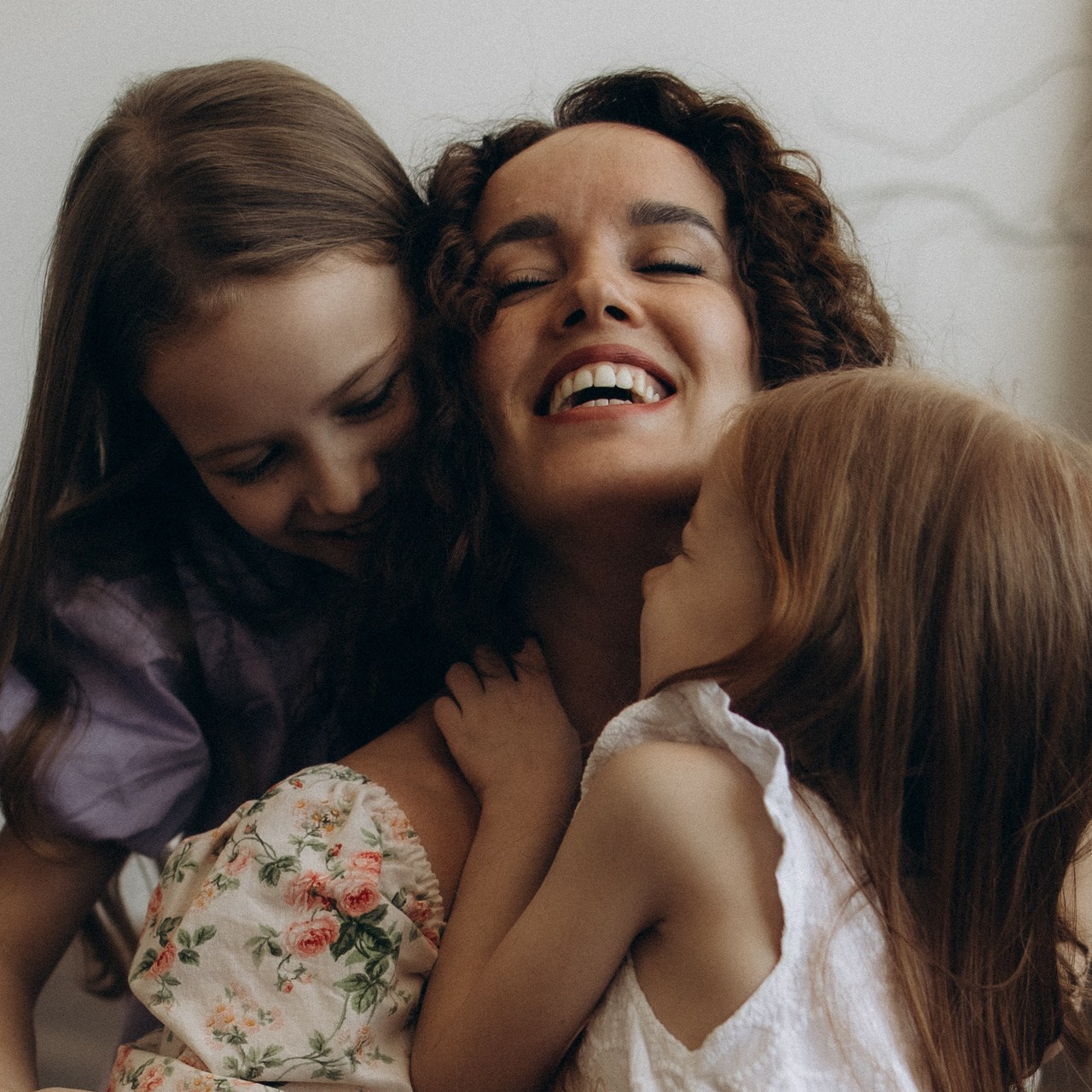 Саша, Ева и София