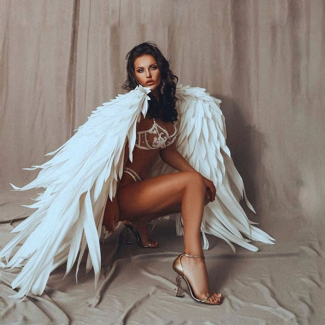 Перья / Оранжерея / Ангел