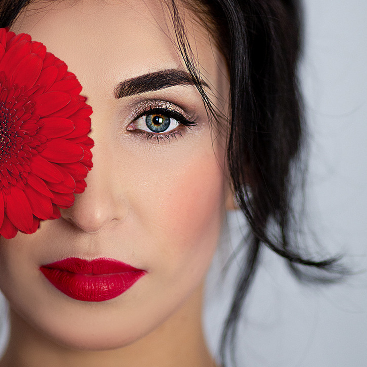 Ledy in red (Парабель, фотостудия)