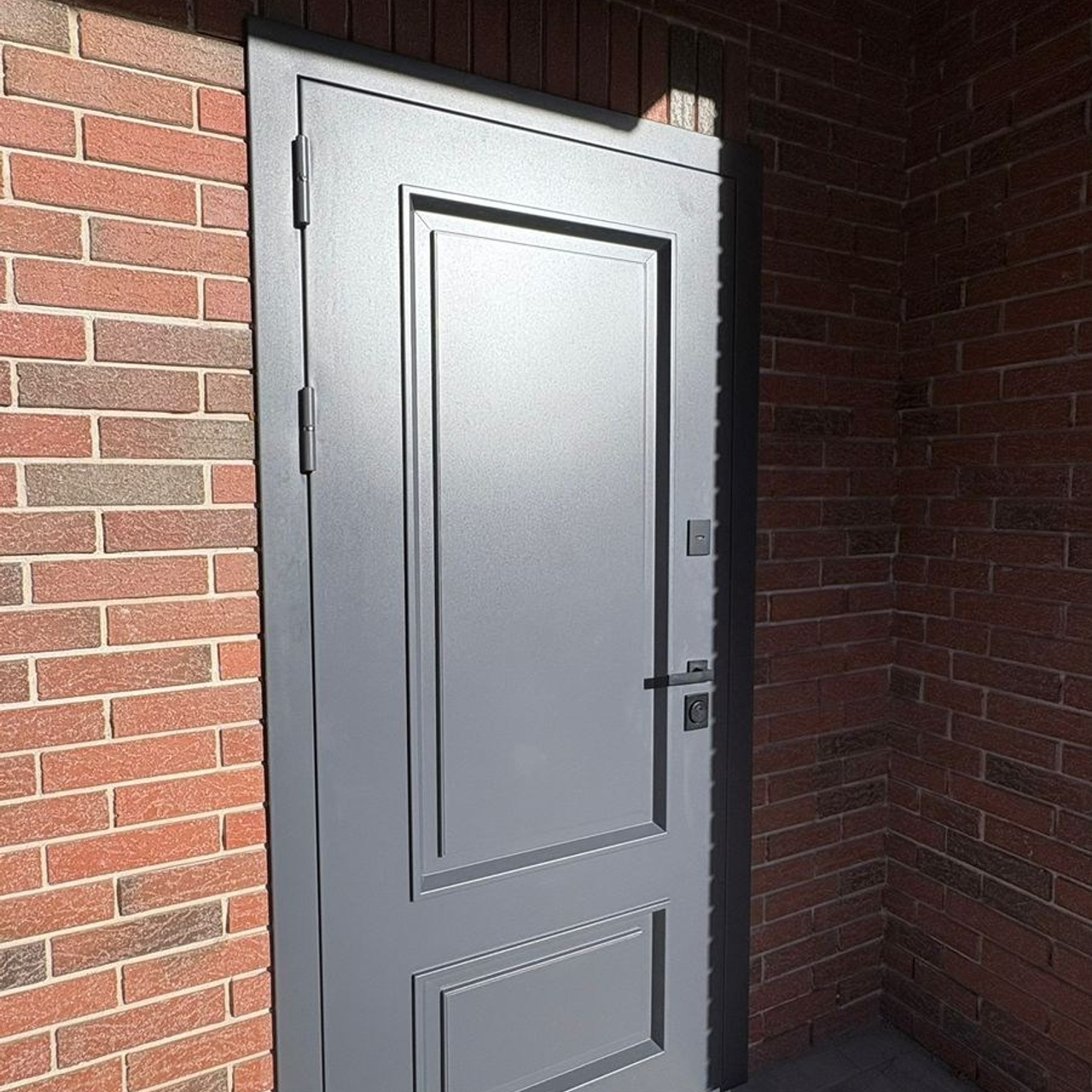 Входные двери с терморазрывом в дом