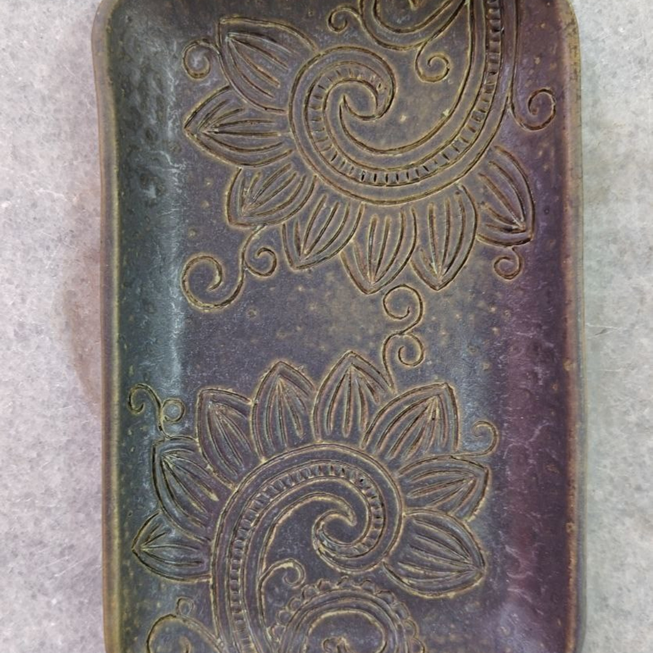 Тарелка прямоугольная восточный огурец с ручками. Мстинская Гончарня