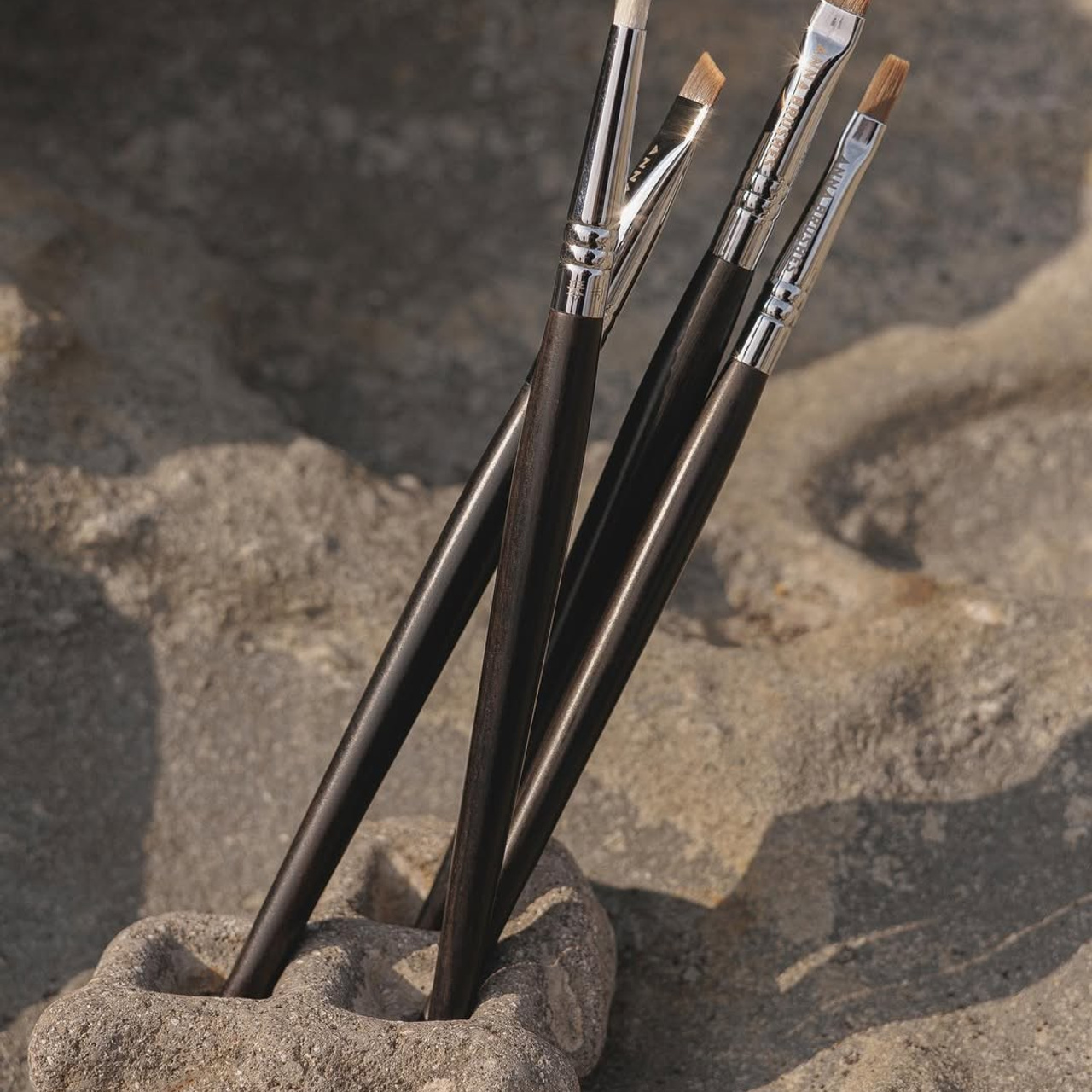 ANNA BRUSHES. Предметный фотограф во Владивостоке