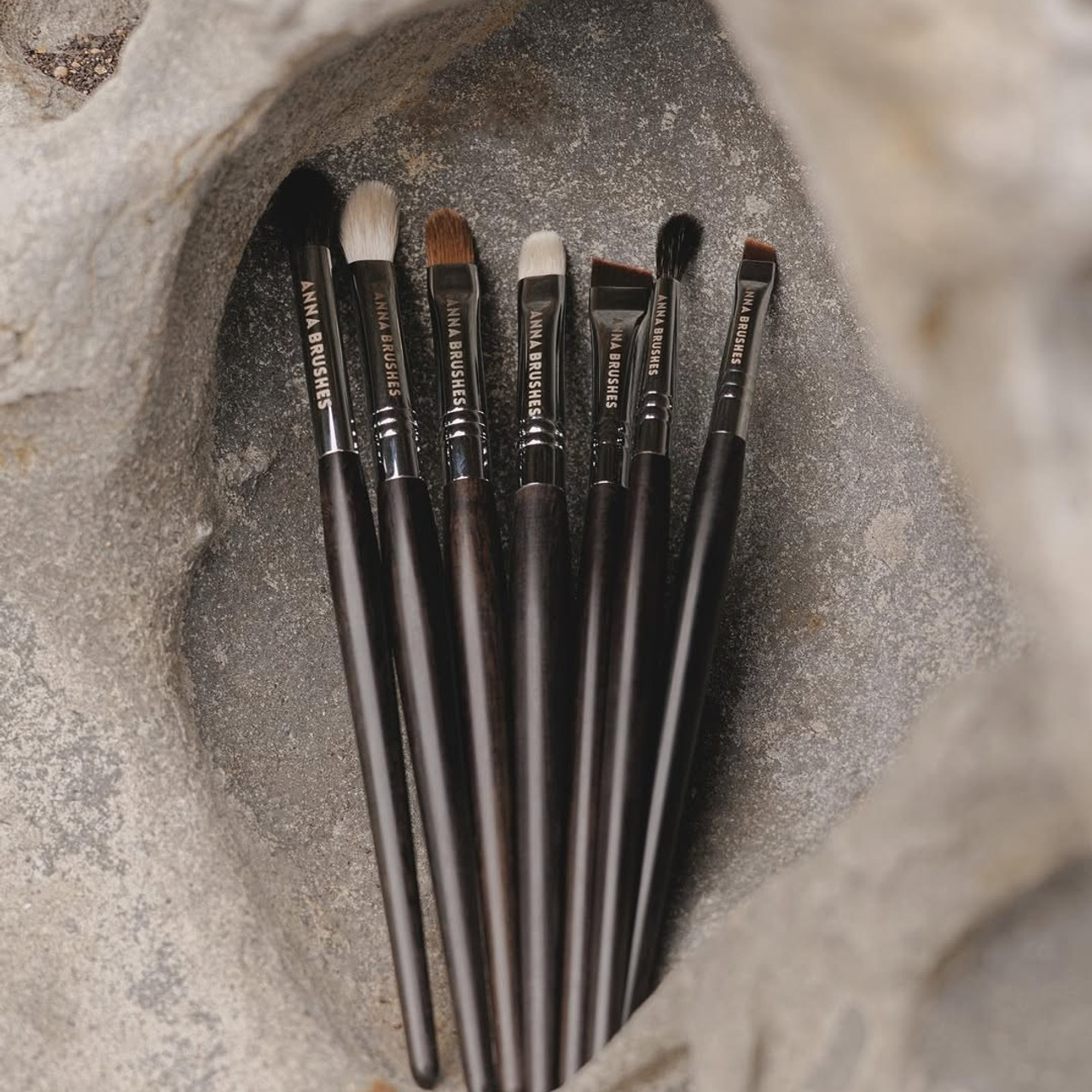 ANNA BRUSHES. Предметный фотограф во Владивостоке