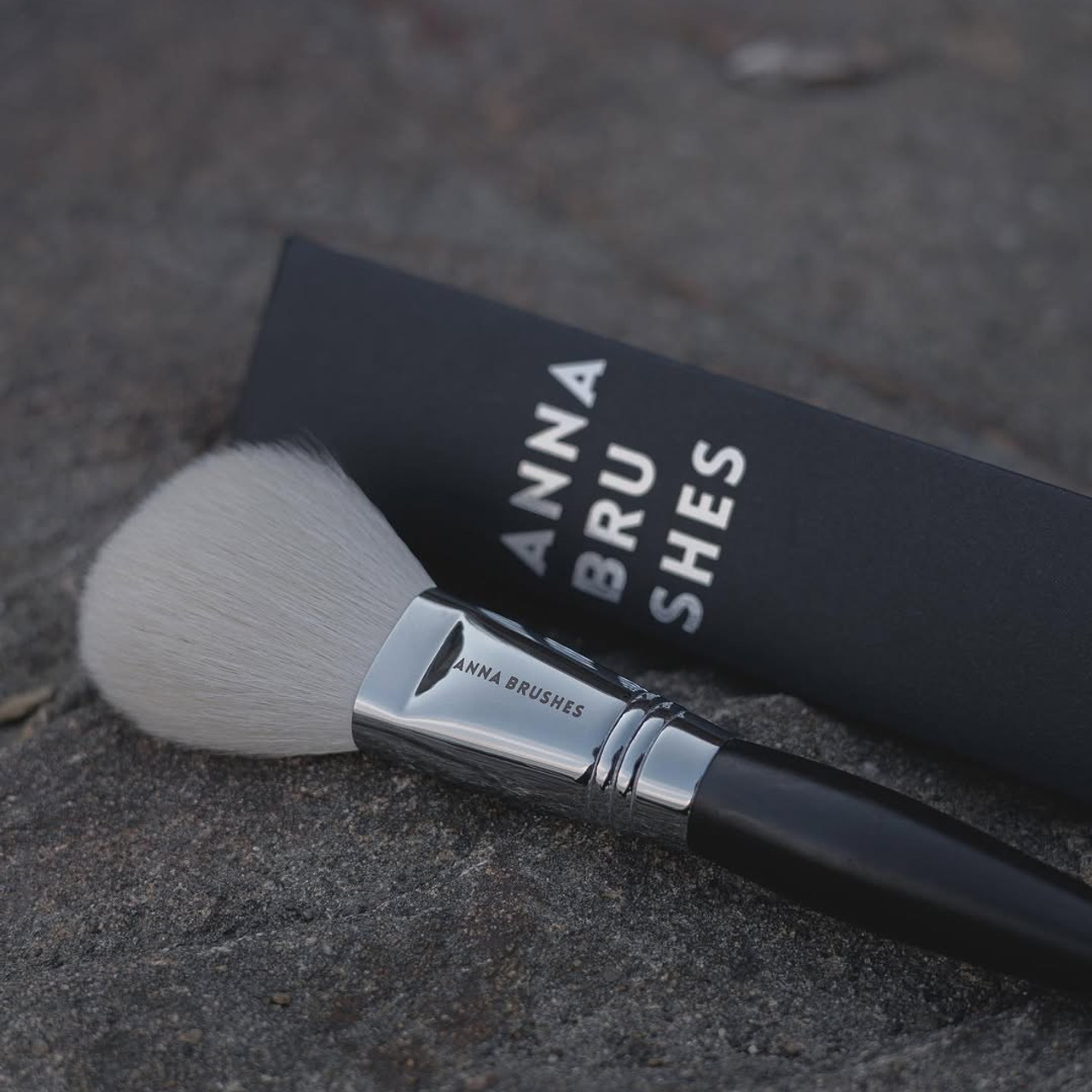 ANNA BRUSHES. Предметный фотограф во Владивостоке
