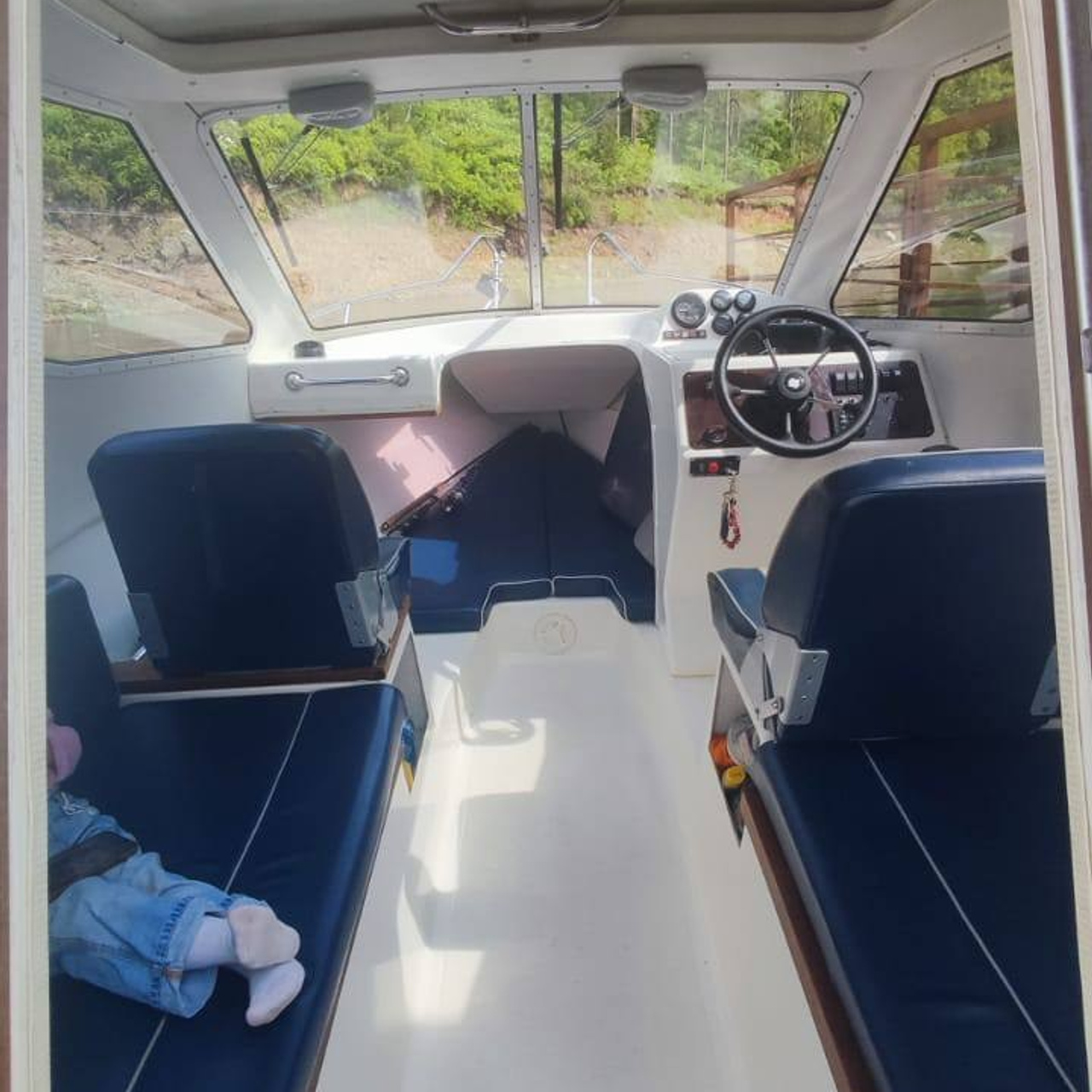 Катер 290. RestPlace — парусные, премиум яхты, катера — аренда Красноярск