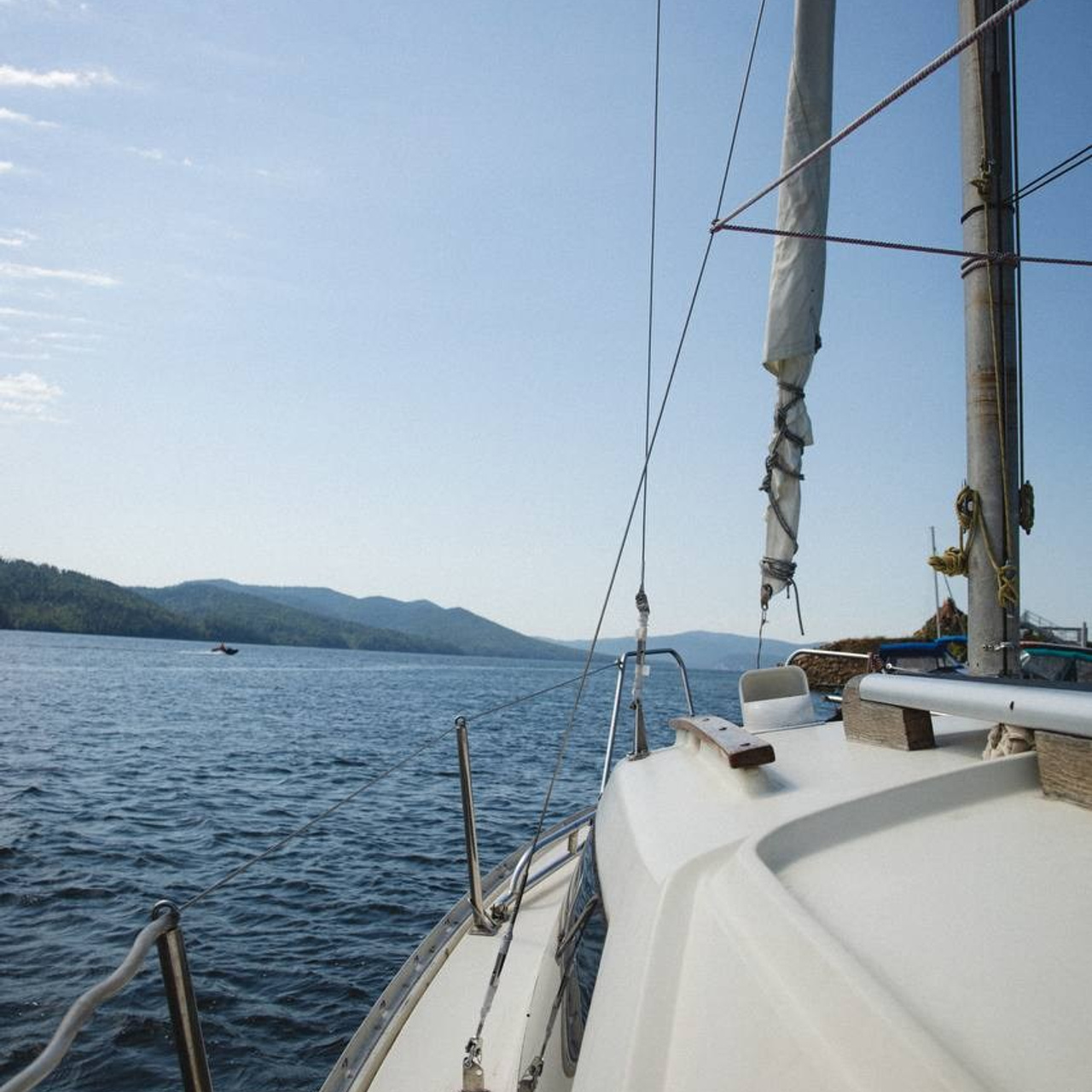 Чарли. RestPlace — парусные, премиум яхты, катера — аренда Красноярск