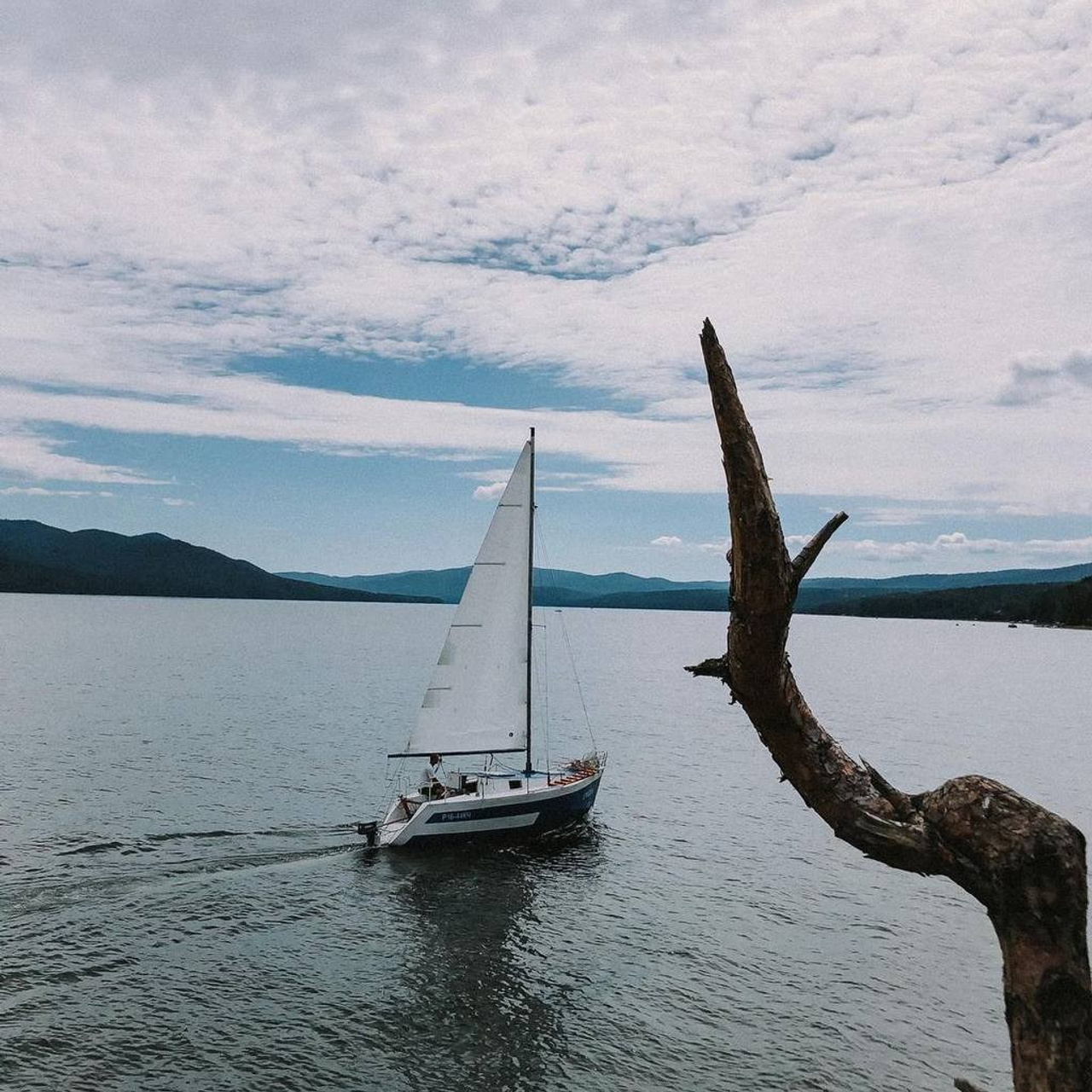 Энигма. RestPlace — парусные, премиум яхты, катера — аренда Красноярск