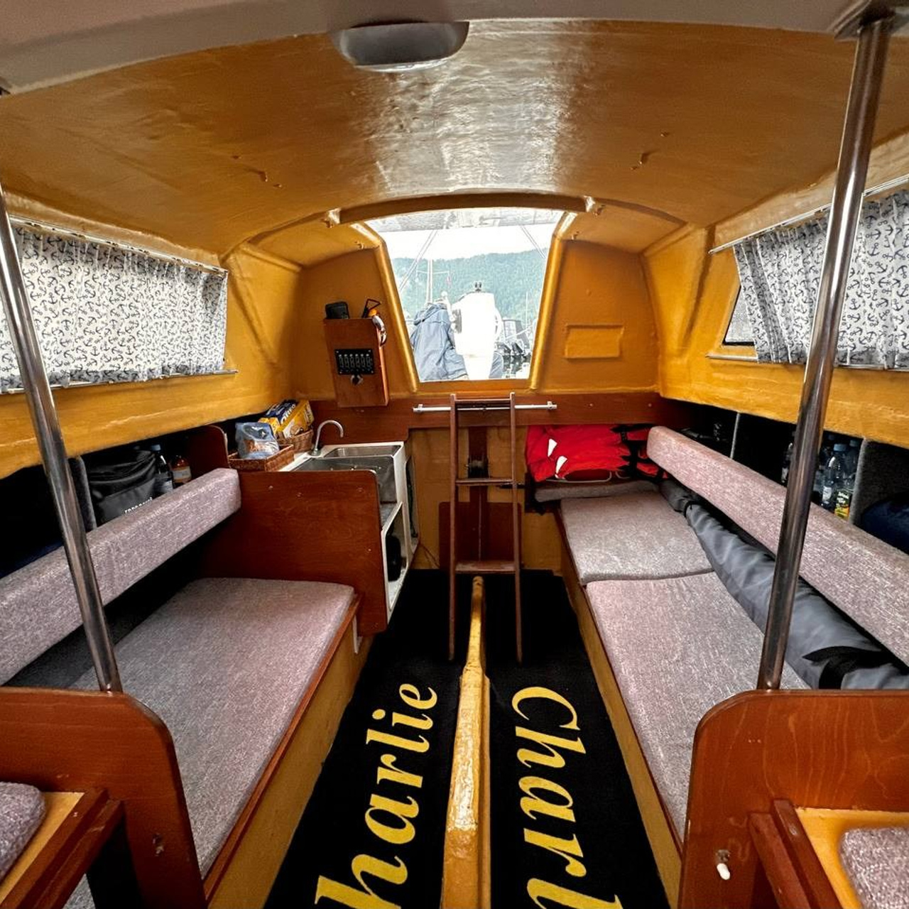 Чарли. RestPlace — парусные, премиум яхты, катера — аренда Красноярск