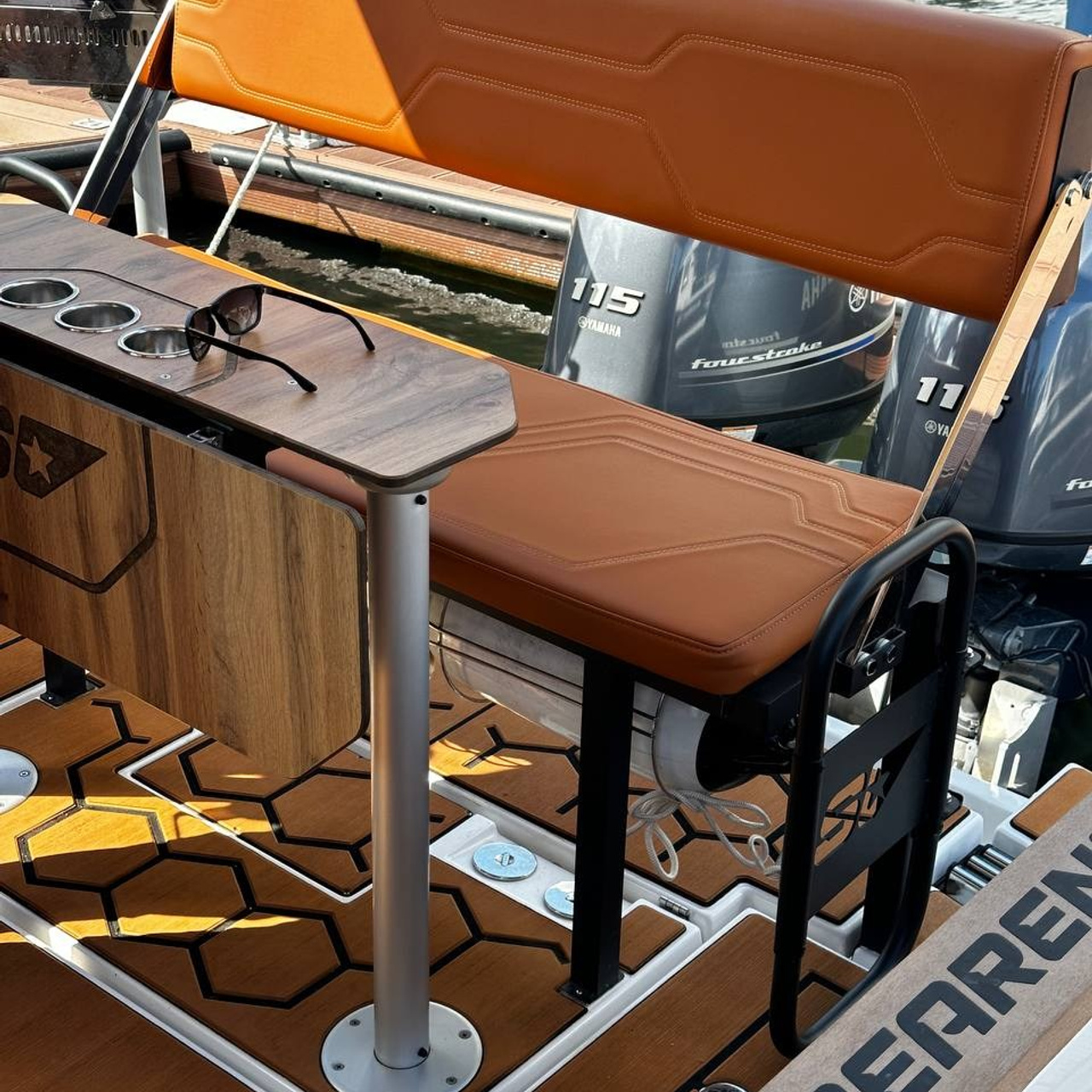 Алиса. RestPlace — парусные, премиум яхты, катера — аренда Красноярск