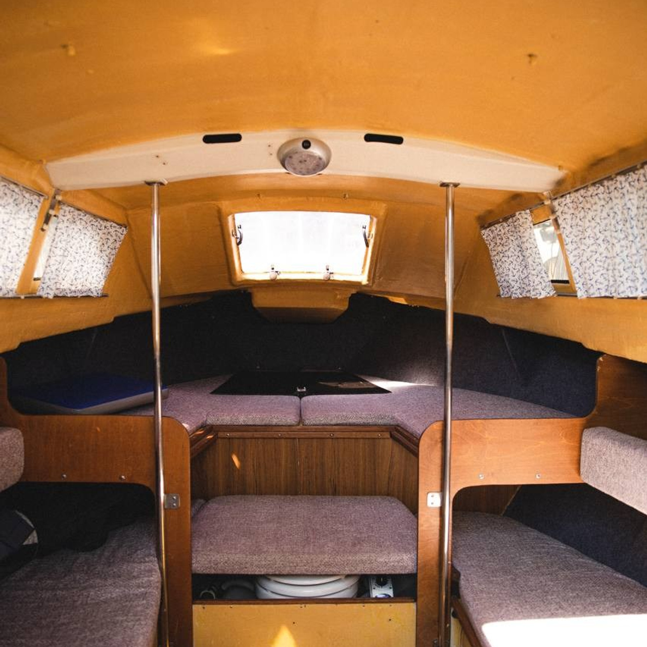 Чарли. RestPlace — парусные, премиум яхты, катера — аренда Красноярск