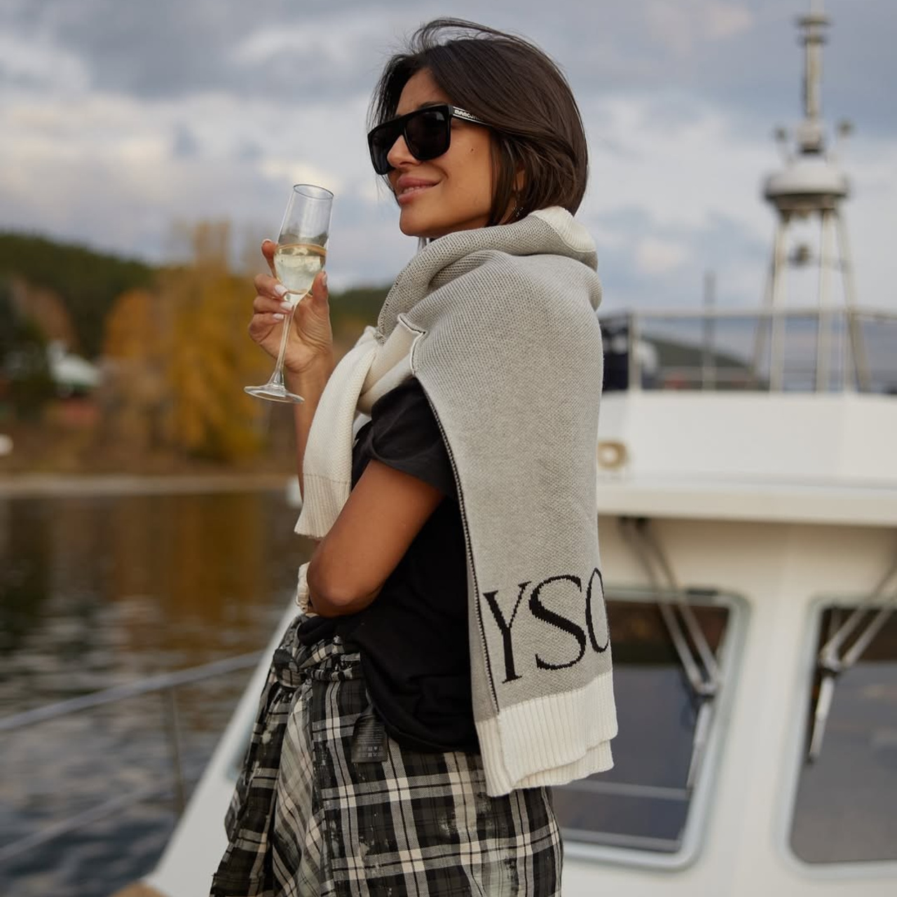 Сибирский исследователь. RestPlace — парусные, премиум яхты, катера — аренда Красноярск