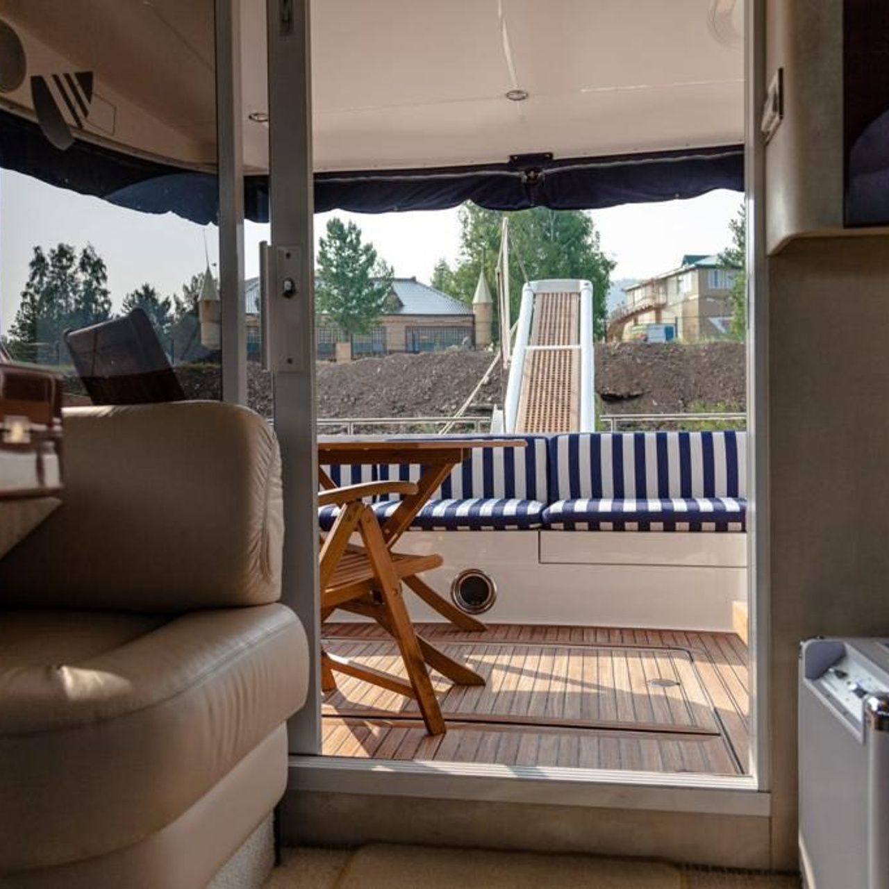 Фантом. RestPlace — парусные, премиум яхты, катера — аренда Красноярск