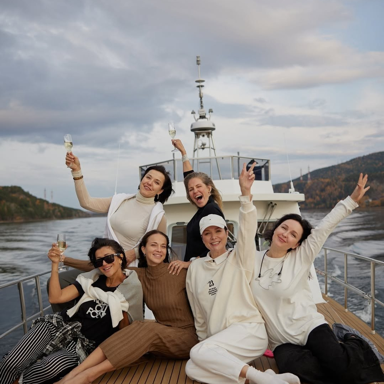 Сибирский исследователь. RestPlace — парусные, премиум яхты, катера — аренда Красноярск