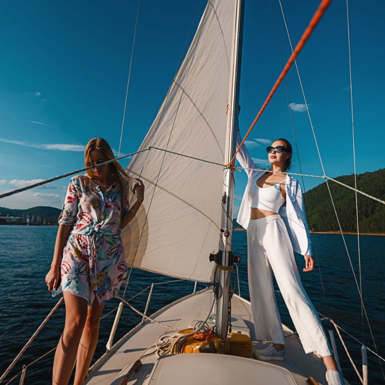 Жемчужина. RestPlace — парусные, премиум яхты, катера — аренда Красноярск