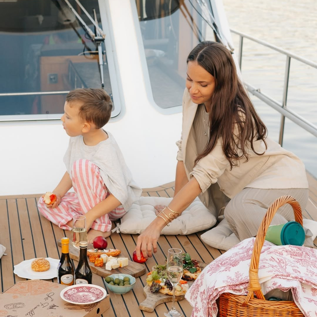 Сибирский исследователь. RestPlace — парусные, премиум яхты, катера — аренда Красноярск