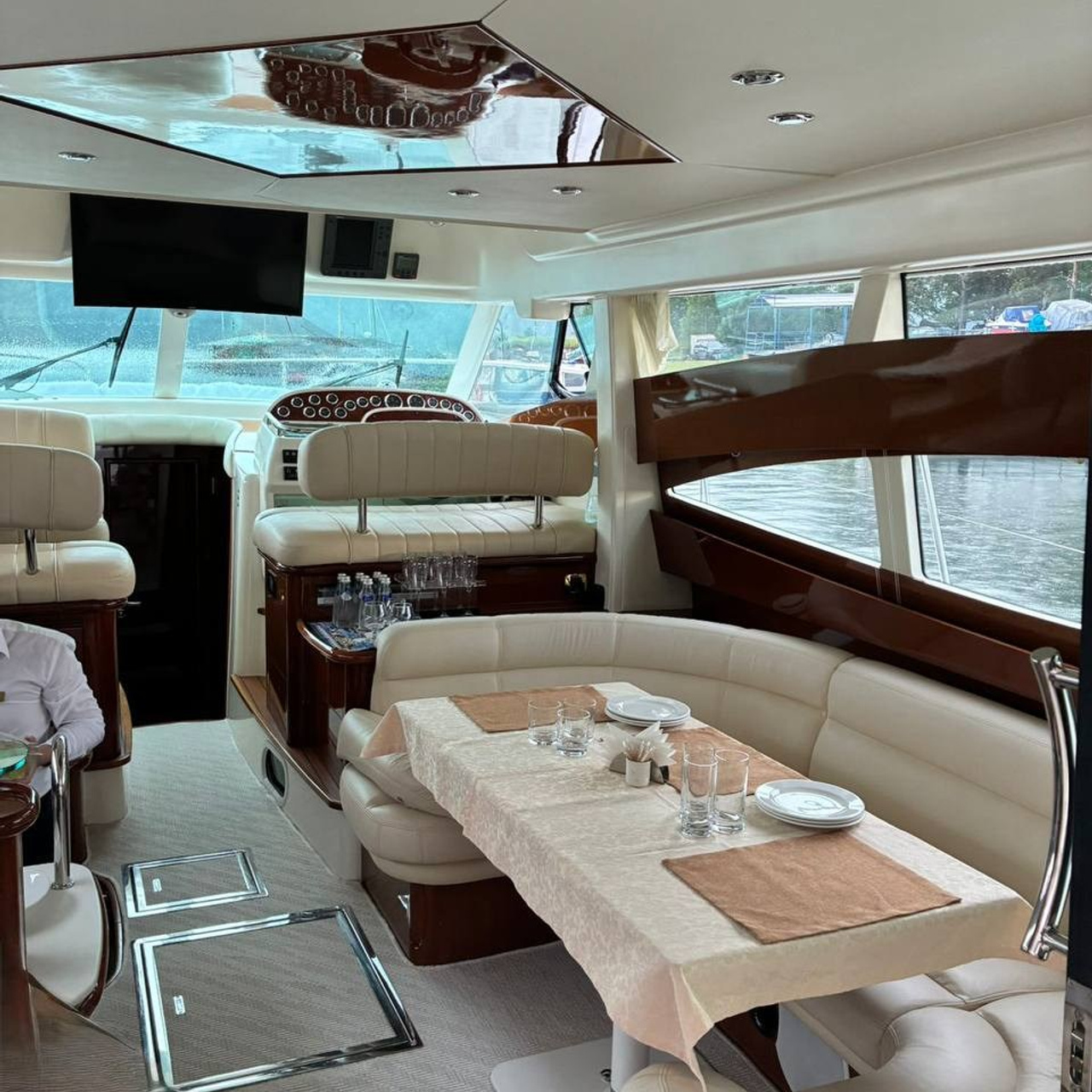 Престиж. RestPlace — парусные, премиум яхты, катера — аренда Красноярск