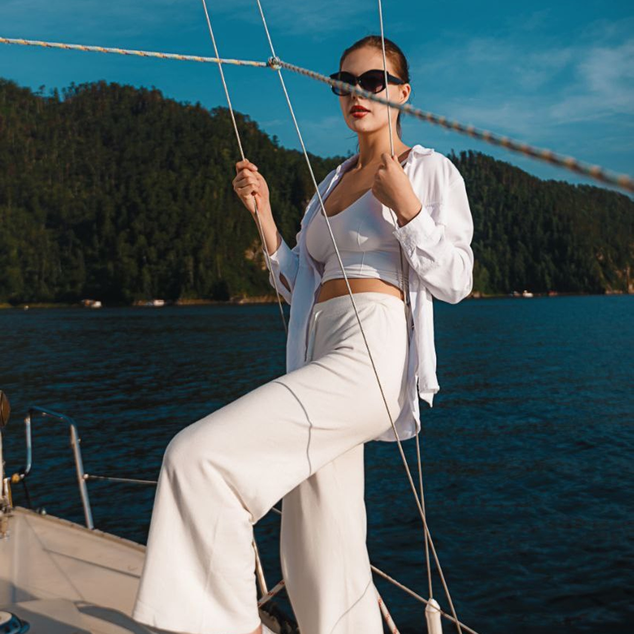 Жемчужина. RestPlace — парусные, премиум яхты, катера — аренда Красноярск