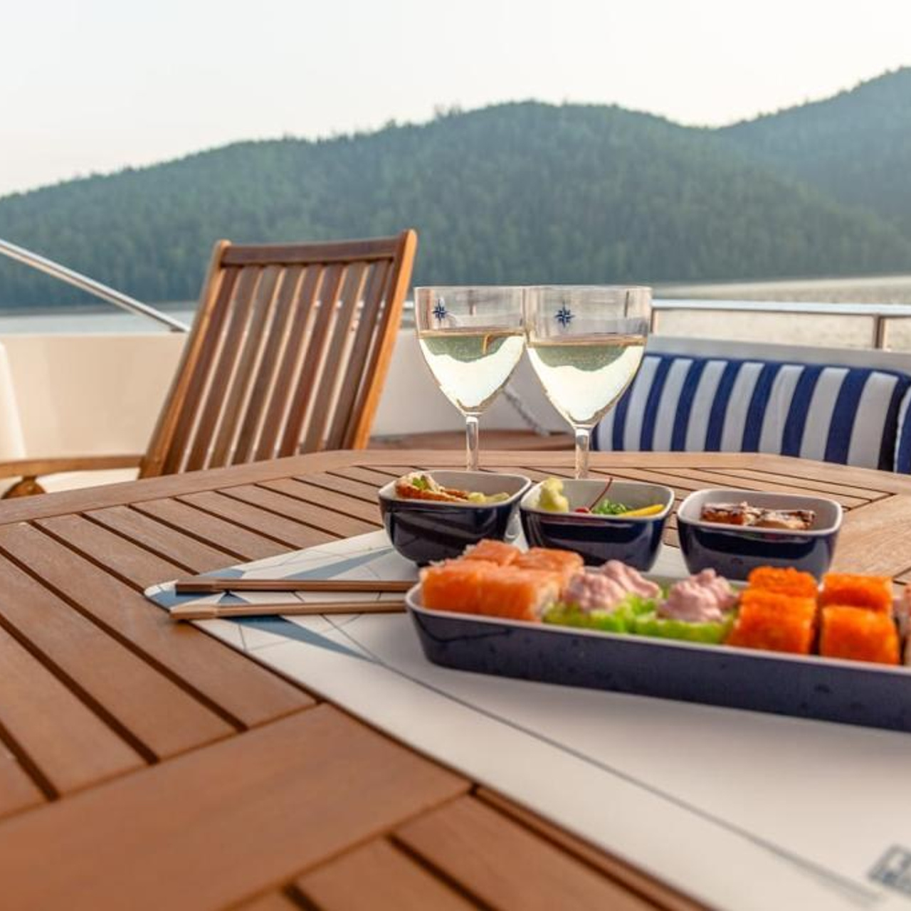 Фантом. RestPlace — парусные, премиум яхты, катера — аренда Красноярск