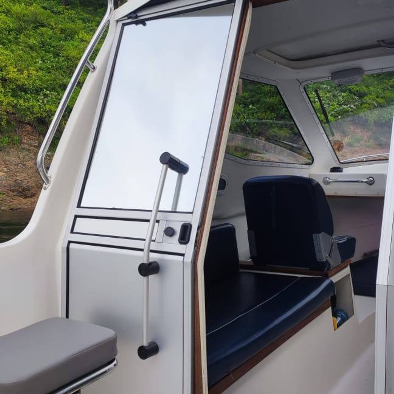 Катер 290. RestPlace — парусные, премиум яхты, катера — аренда Красноярск